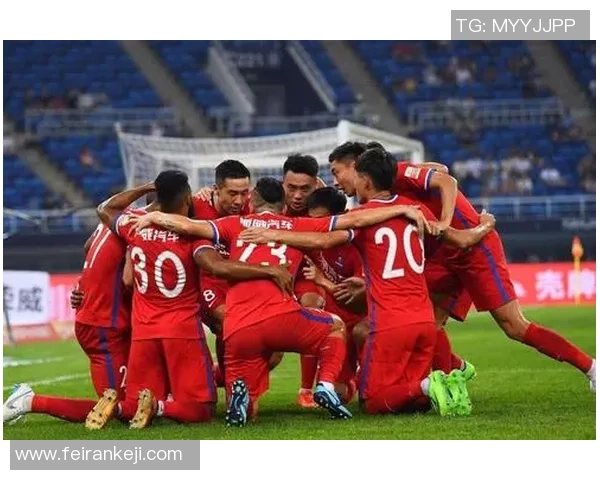 北京足球队配合引发热议球迷与专家各执己见的争论分析