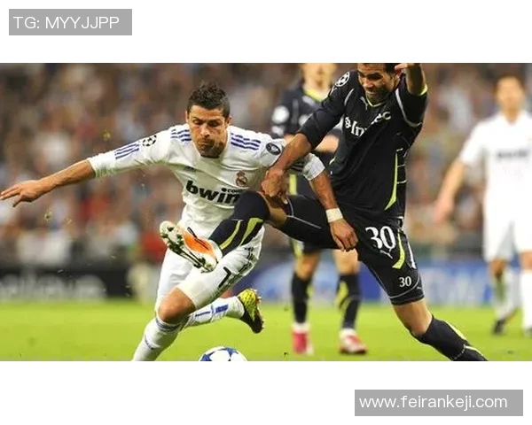 足球明星之间的深厚友情与默契合作探秘